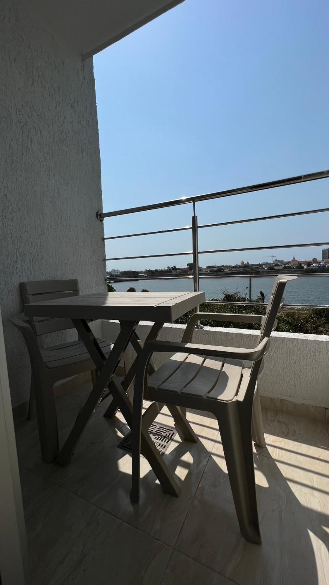 Bahia 79 Apartasuites Cerca Al Centro Cartagena Exterior photo