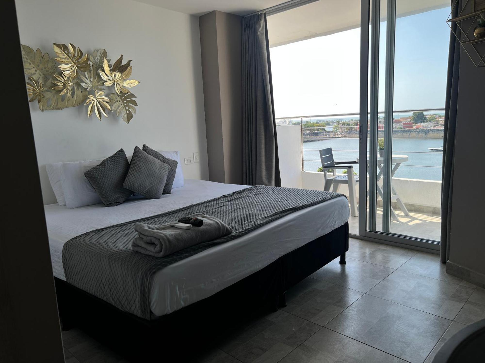 Bahia 79 Apartasuites Cerca Al Centro Cartagena Exterior photo